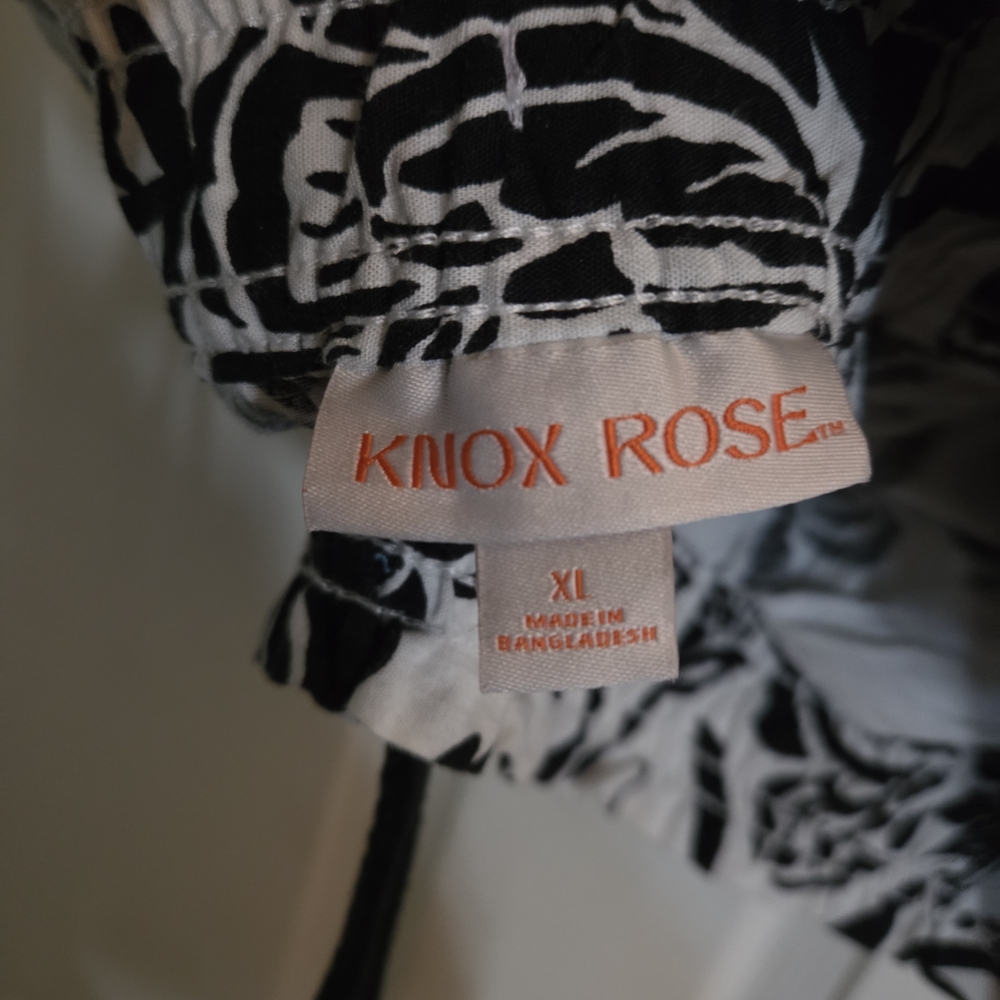 Knox Rose Black and White Top